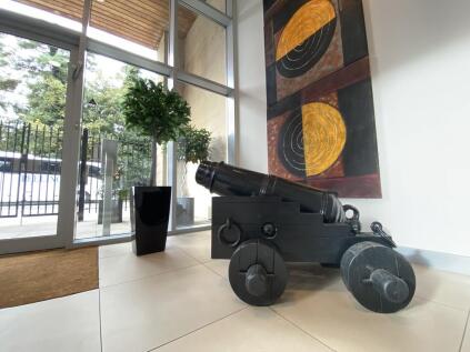 A super-spacious 2nd floor apartment with River Frontage in a sought after central Norwich position