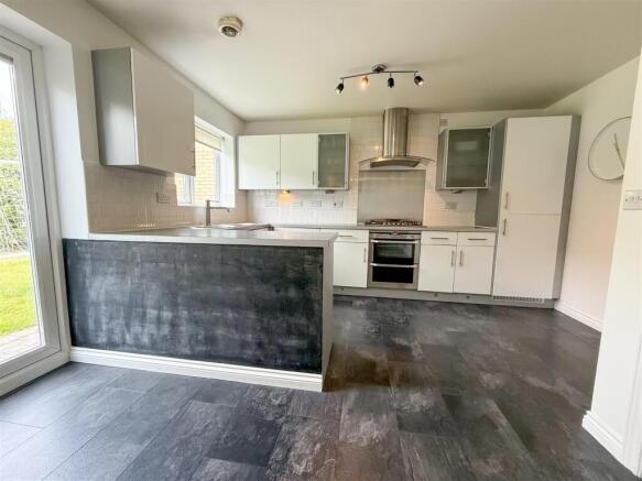 KITCHEN DINING ROOM