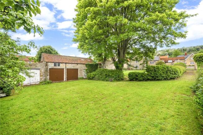 4 bed Detached for sale Image 11