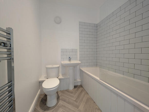 3 bed End of Terrace to rent Image 4