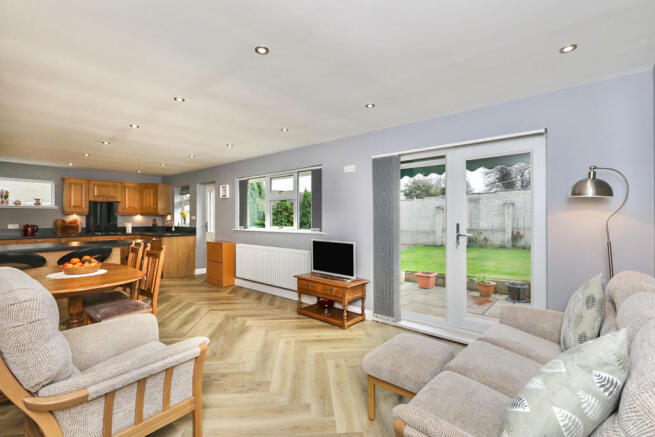 Dining/ Seating Area
