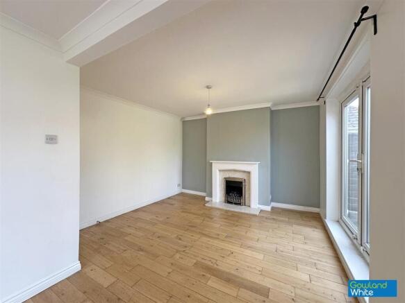 3 bed Semi-Detached for sale Image 6