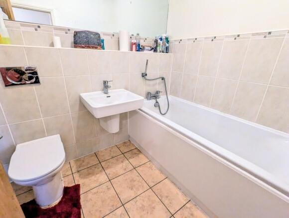 2 bed Apartment for sale Image 7