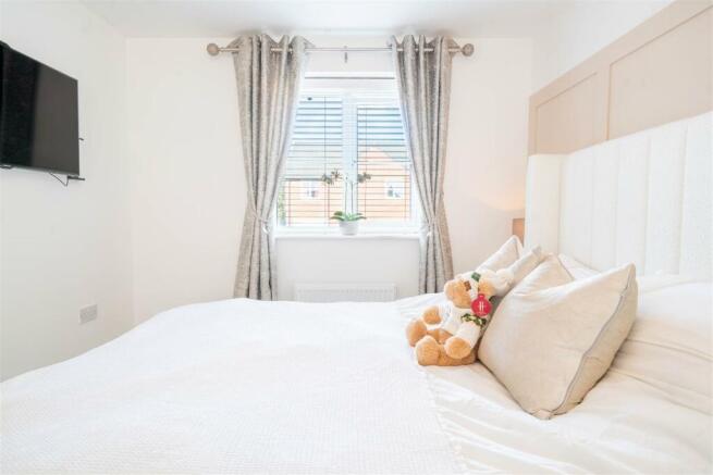 main bedroom-2.jpg