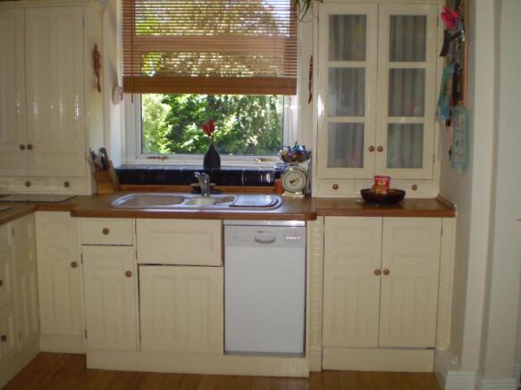 Kitchen (2)
