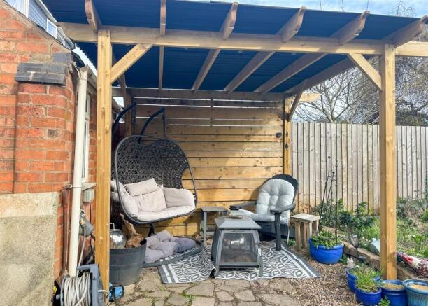 COVERED SEATING AREA
