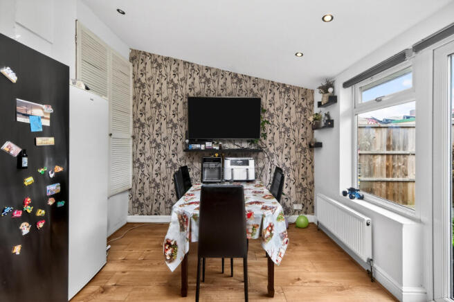Lounge/Dining Room
