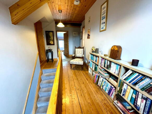 4 bed Semi-Detached for sale Image 12
