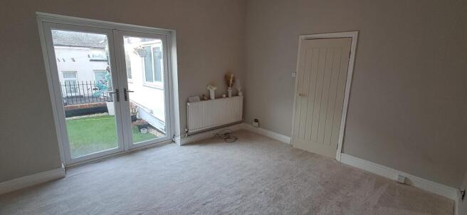 2 bed Flat for sale Image 4