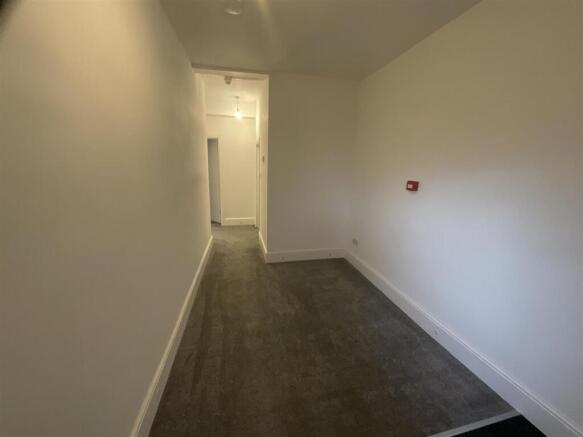 2 bed Flat to rent Image 7
