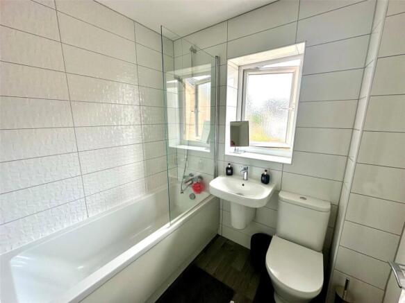 2 bed Terraced for sale Image 8