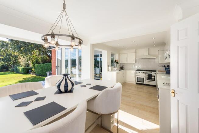 KITCHEN/DINER
