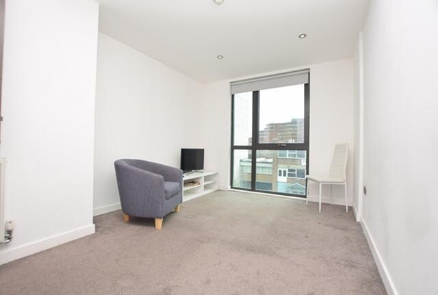 1 bed Apartment to rent Image 3