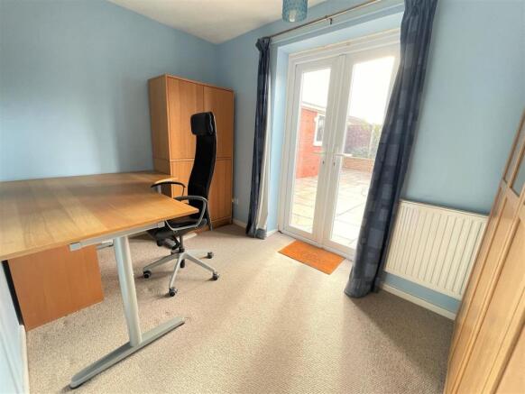 BEDROOM 2