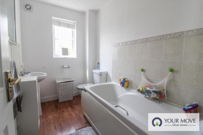 FAMILY BATHROOM