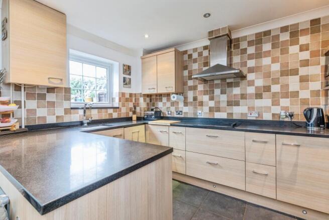 Kitchen/ Dining Room