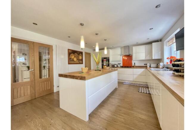 Kitchen/Breakfast