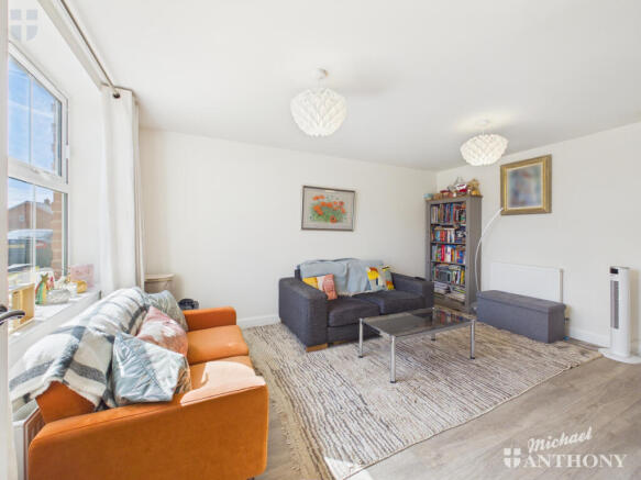 CAM03852G0-PR0616-STILL013