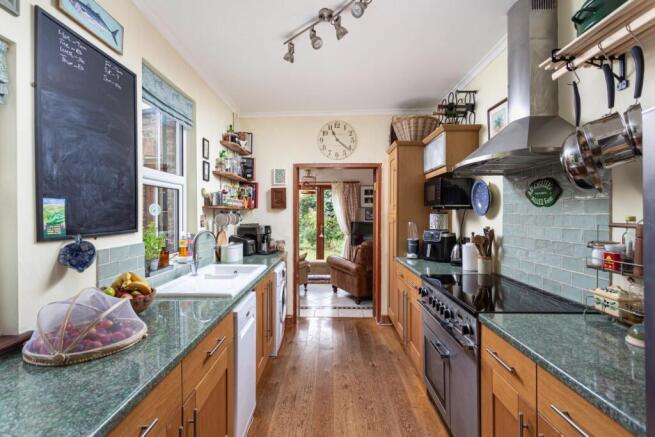 5 bed Terraced for sale Image 6