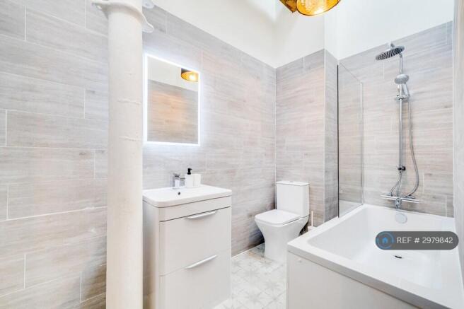 3 bed Flat to rent Image 8
