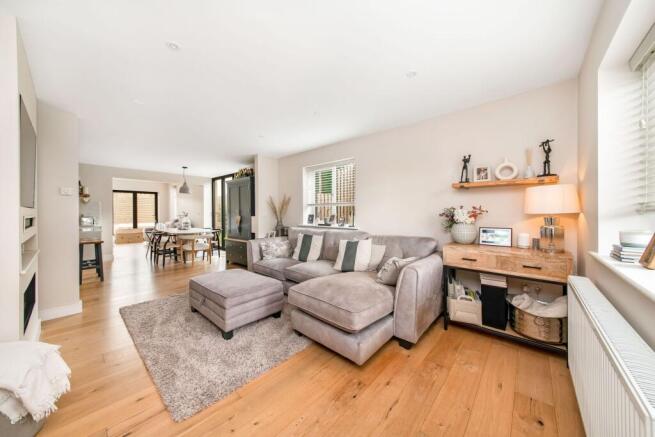 3 bed Semi-Detached for sale Image 7