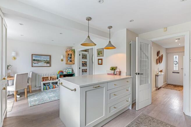 3 bed Semi-Detached for sale Image 3