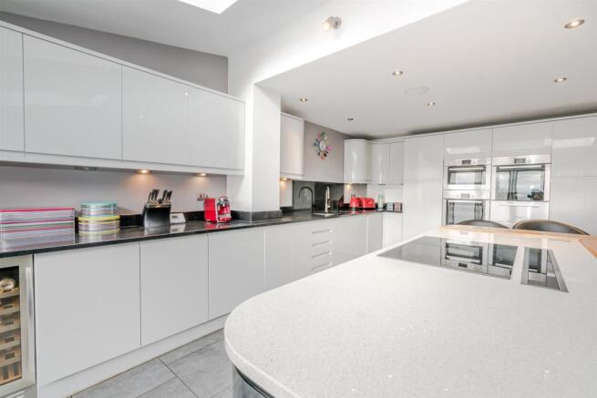 Albany Drive, Cannock, WS122GQ-6.jpg