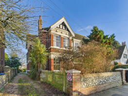 Flat 10, 30 32, Shakespeare Road, Heene, Worthing BN11 4AS