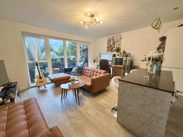 Davidson Frost-Wellings, DFW, Halley House, Living