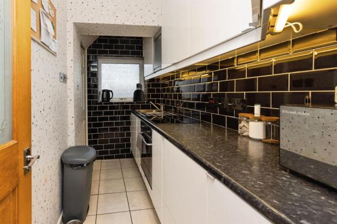 2 bed Semi-Detached for sale Image 6