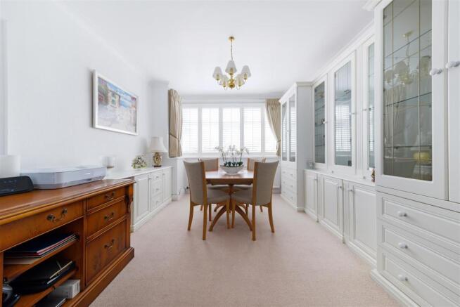 12 Brockenhurst Avenue-7.jpg