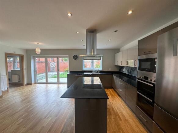 Kitchen/Dining Room