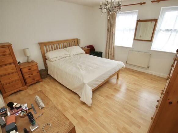 Bed 1.jpg