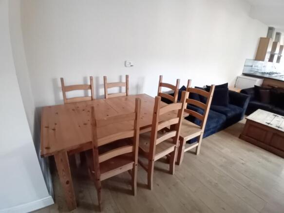 1 bed House Share to rent Image 4