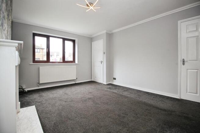 4 bed Semi-Detached for sale Image 7