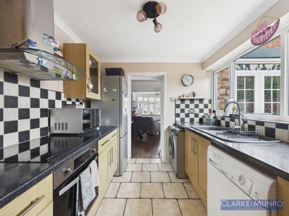 3 bed Semi-Detached for sale Image 7