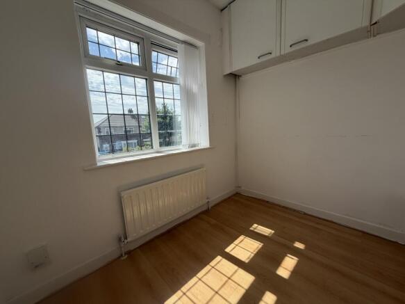 3 bed Semi-Detached to rent Image 9