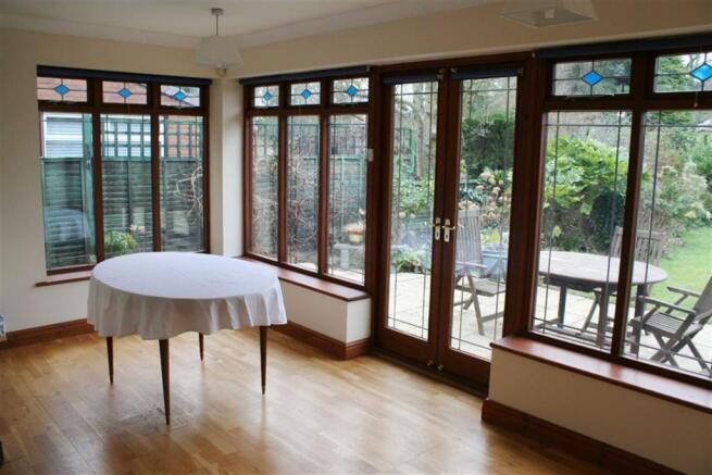 DINING ROOM / SUN RO