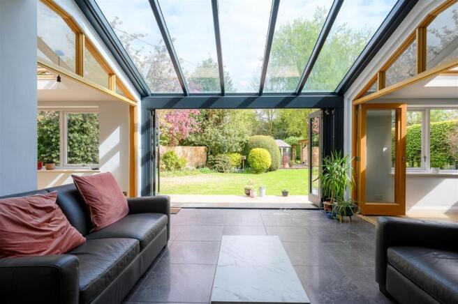 GARDEN ROOM