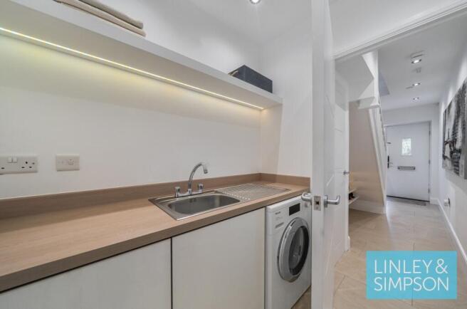 3 bed House for sale Image 6
