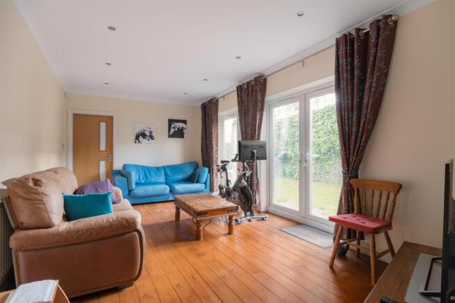 4 bed Detached for sale Image 4