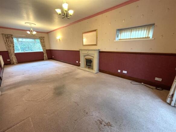 2 bed Semi-Detached Bungalow for sale Image 4