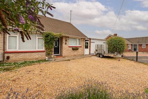 Willow Close, Eynesbury, St. Neots, Cambridgeshire, PE19 2JD