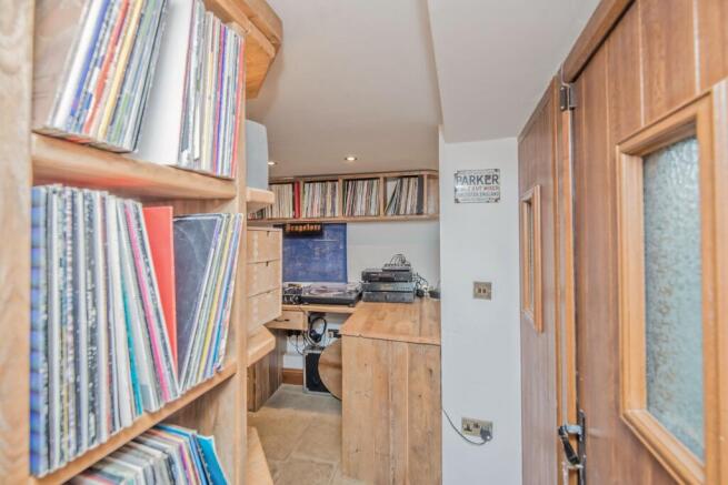 4 bed Cottage for sale Image 11