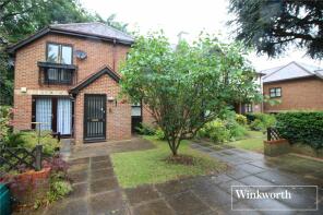 Flat 9, Slade Court, Watling Street, Radlett WD7 7BT