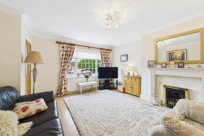 3 bed Semi-Detached for sale Image 4