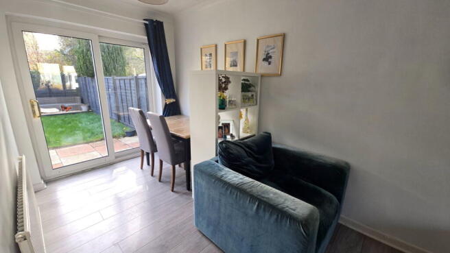 Bedford Close, Newbury, RG14 6SU photo 3