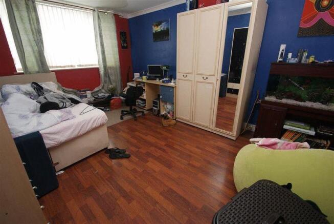 Living room/ B...