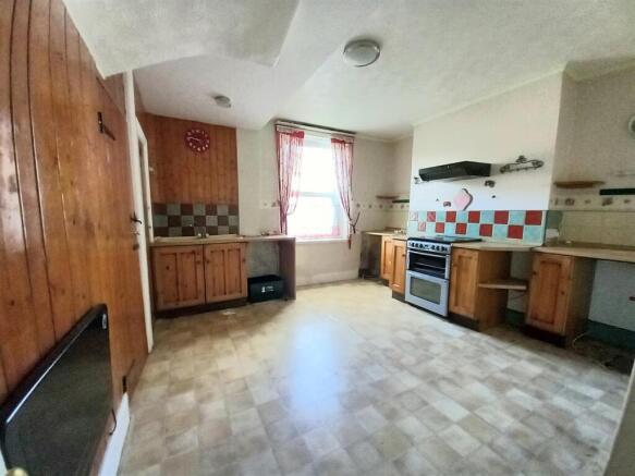 11 Brookfield Kitchen.jpg