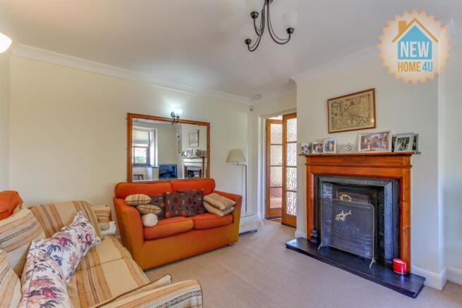 LOUNGE: